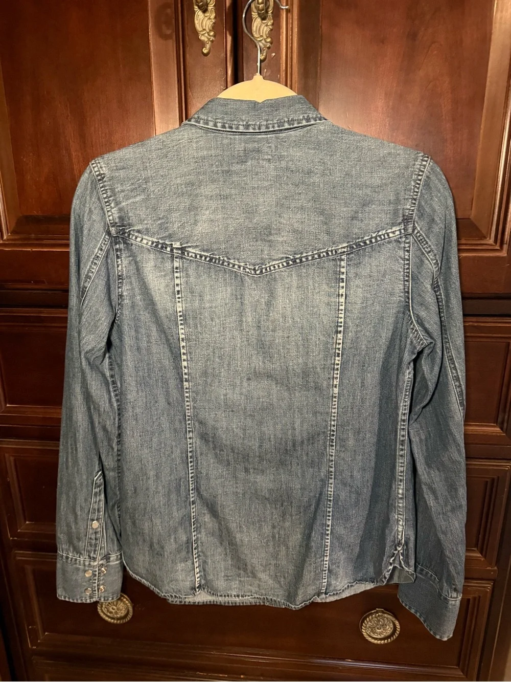 J. Crew women’s size 8 chambray denim button down shirt - Picture 3 of 3